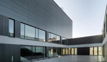 Filharmonia Świętokrzyska z akustycznymi szybami marki Pilkington