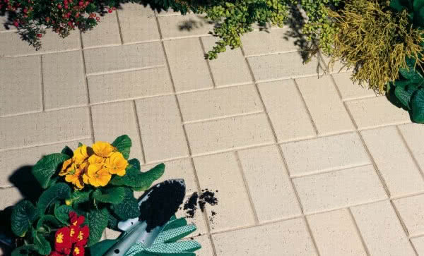 Podjazdy i ścieżki z klinkierowych cegieł brukowych