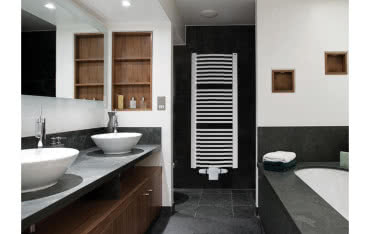 Jak szybko i estetycznie wpiąć grzejnik do pętli ogrzewania podłogowego?