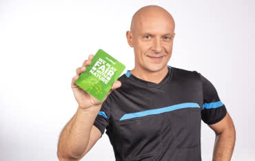 Aluprof walczy ze zmianami klimatu i obniża rachunki! Nowa kampania z Szymonem Marciniakiem