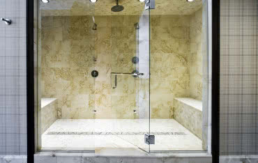 Szklana czy plastikowa kabina prysznicowa?