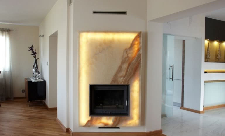 Doradca doboru kominków na stronie kratki.pl