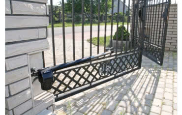 Problemy z pracą bramy skrzydłowej - gdzie szukać awarii?