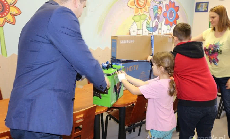 Walentynkowy prezent od Śnieżki dla pacjentów z Sanoka