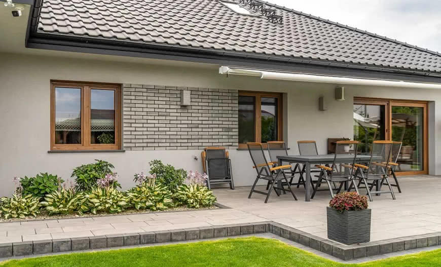 Jak uszczelnić drzwi, okna i bramę garażową?