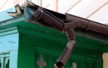 Jak samodzielnie naprawić usterki orynnowania?