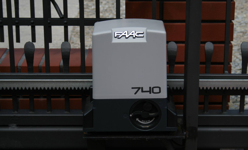 Automatyka do bram przesuwnych - jak dobrać, montować i serwisować?