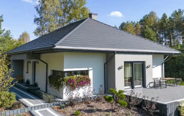 Ile naprawdę kosztuje dach przez 30 lat? Budżet bez pułapek