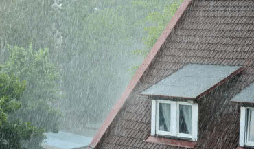 Bezpieczny dom w każdych warunkach. Jak wybrać okna odporne na wiatr?