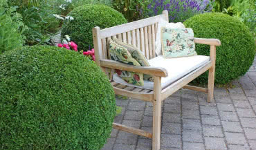 Jak tanim kosztem odnowić drewno w ogrodzie?