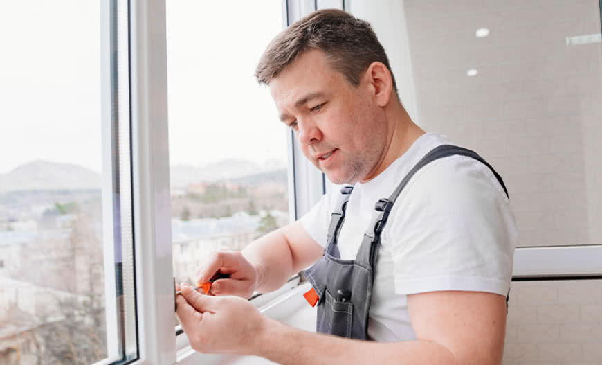 Regulacja okien PCV. Jak wyregulować okno?