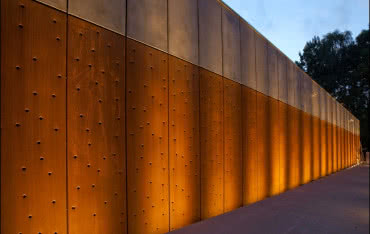 Elewacja Cor-Ten® firmy Ruukki na budynku Muzeum Pamięci w Palmirach