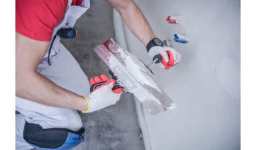 W jaki sposób wykonać gładzie na mokro?