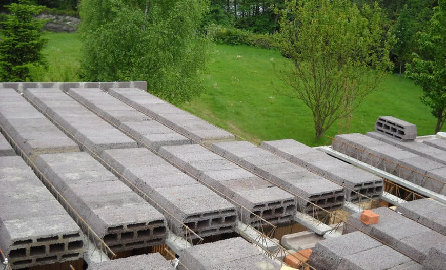 Jak układać strop gęstożebrowy?