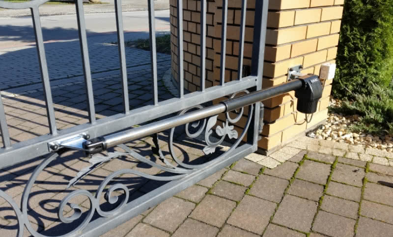 Jak zachować gwarancję na napędy automatyczne?