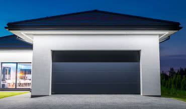 Brama garażowa w bryle budynku - jaką wybrać?