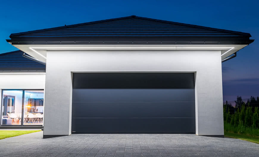 Brama garażowa w bryle budynku - jaką wybrać?