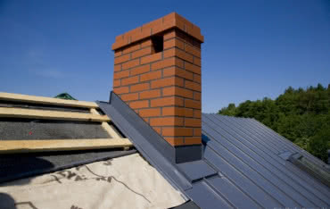 Blacha na rąbek stojący - obróbka komina