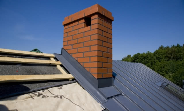 Blacha na rąbek stojący - obróbka komina