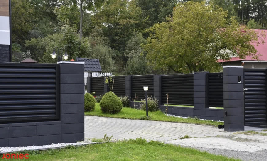 Izolacja fundamentu ogrodzenia krok po kroku – zrób to raz, a dobrze!