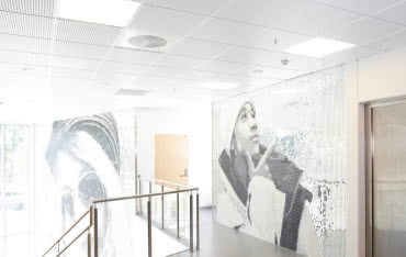 Sufity GYPTONE - idealne połączenie akustyki, bezpieczeństwa i estetyki