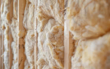 Paroizolacja a ocieplenie poddasza – kluczowe zadania i najczęstsze błędy