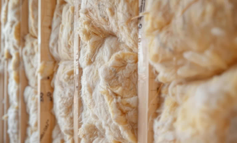 Paroizolacja a ocieplenie poddasza – kluczowe zadania i najczęstsze błędy