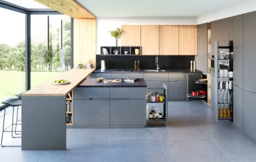 Najnowsze trendy - kuchnia w czarnych barwach 