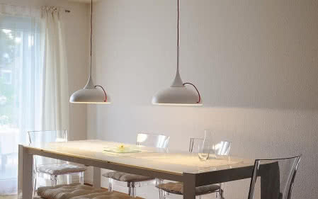 Kolekcja lamp I-RING oferowana przez firmę SPOTLINE, aranżacja oświetlenia jadalni, projekt: Andreas Robertz