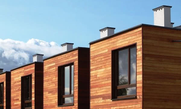 Elewacja z drewna egzotycznego