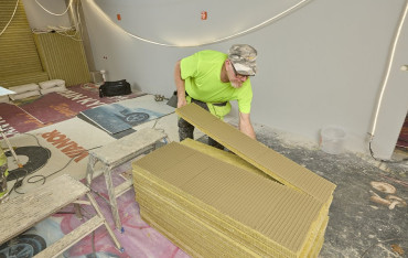 Koniec z hałasem i mostkami termicznymi: nowoczesna izolacja stropów garażowych