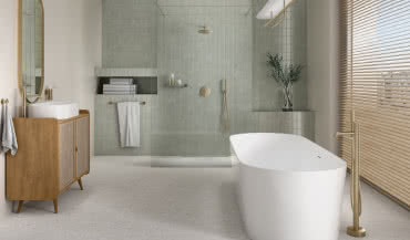 Złoto w łazience – technologia i design w nowoczesnej instalacji