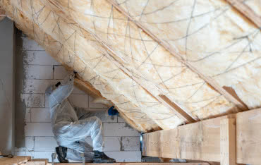 Ocieplenie dachu stromego – sprawdzony sposób na niższe rachunki