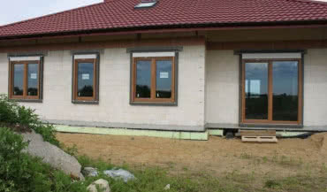 Montaż okien z roletami nadstawnymi metodą MOWO