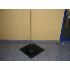 Maszt odgromowy z podstawą betonową