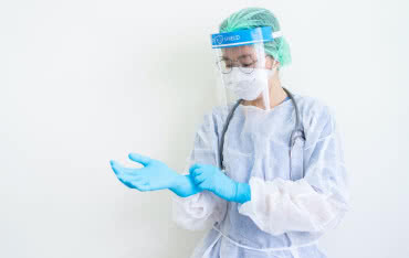 ALUPROF walczy z wirusem i wspiera bohaterów 