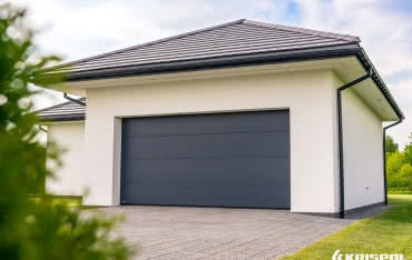 Brama w domu pasywnym. Jakie wymagania powinna spełniać?