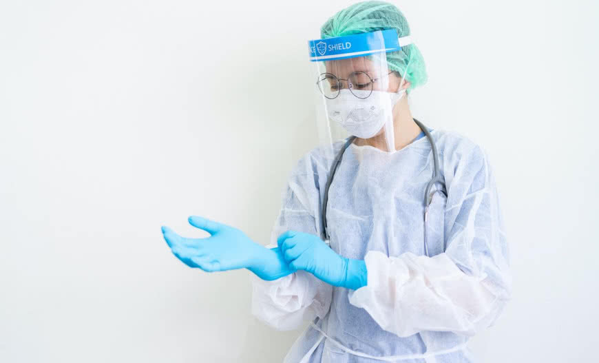 ALUPROF walczy z wirusem i wspiera bohaterów 