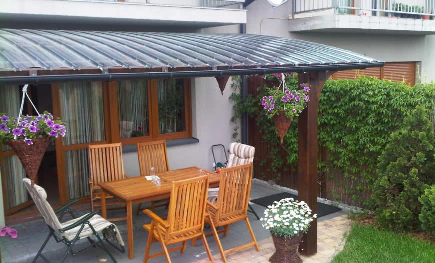 Zadaszenie tarasu: jak stworzyć idealną przestrzeń na relaks?