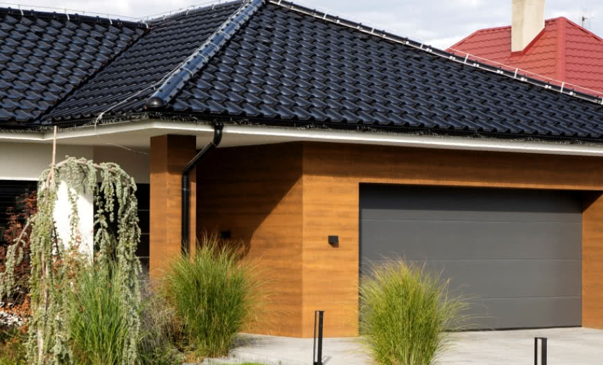 Drewniana elewacja bez drewna? Poznaj systemy, które oszukują zmysły