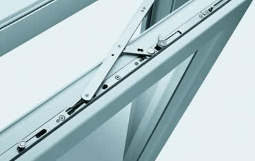 Okucie activPilot w oknach DAKO