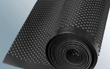 Izolacja fundamentów – jaki materiał zastosować?