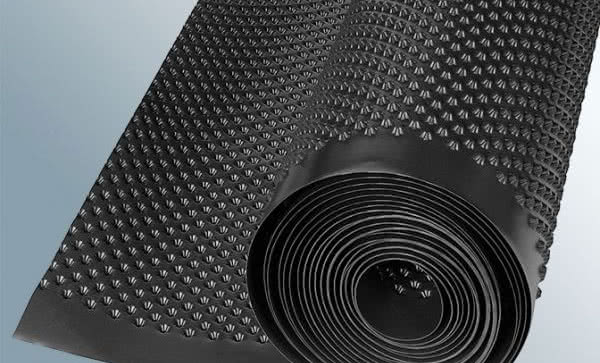 Izolacja fundamentów – jaki materiał zastosować?