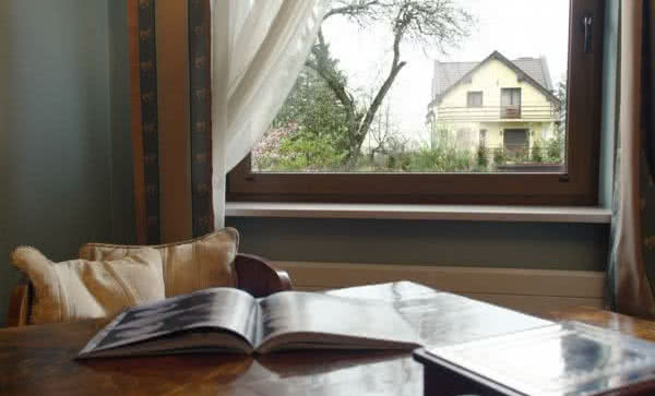 Co trzeba wiedzieć o okuciach okiennych?