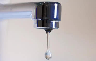 Jak oszczędzać wodę? Sposoby na oszczędne gospodarowanie wodą