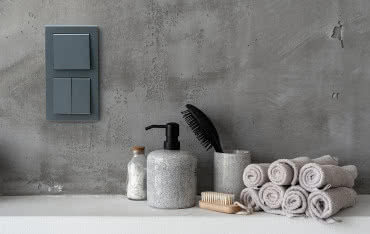 Szary grafit i matowe wykończenie – przyszłość osprzętu elektrycznego