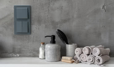 Szary grafit i matowe wykończenie – przyszłość osprzętu elektrycznego