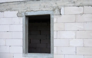 Jak przygotować otwory okienne do szczelnego montażu okien?