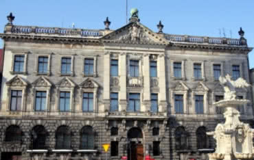 Remont dachu budynku Akademii Sztuki w Szczecinie