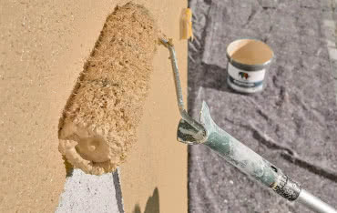 Piękna elewacja na lata - wybierz trwałą farbę